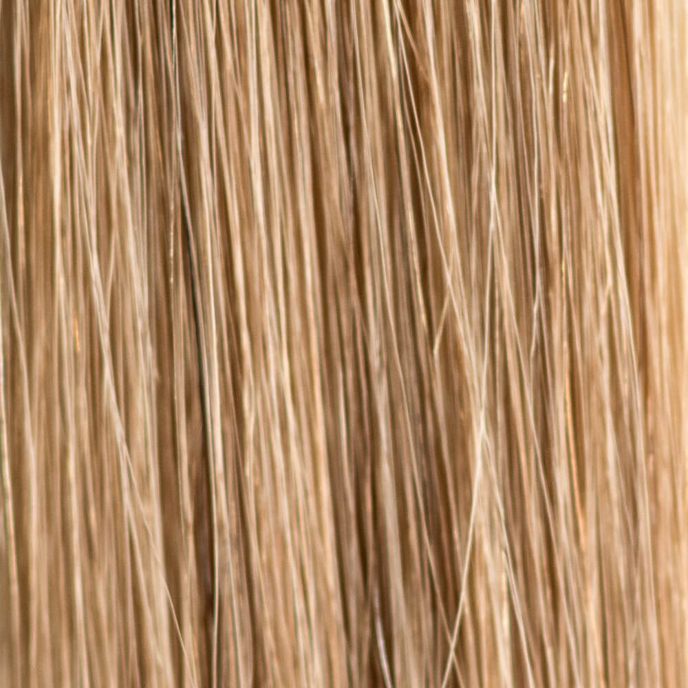 18 luxury line hair extension closeup 